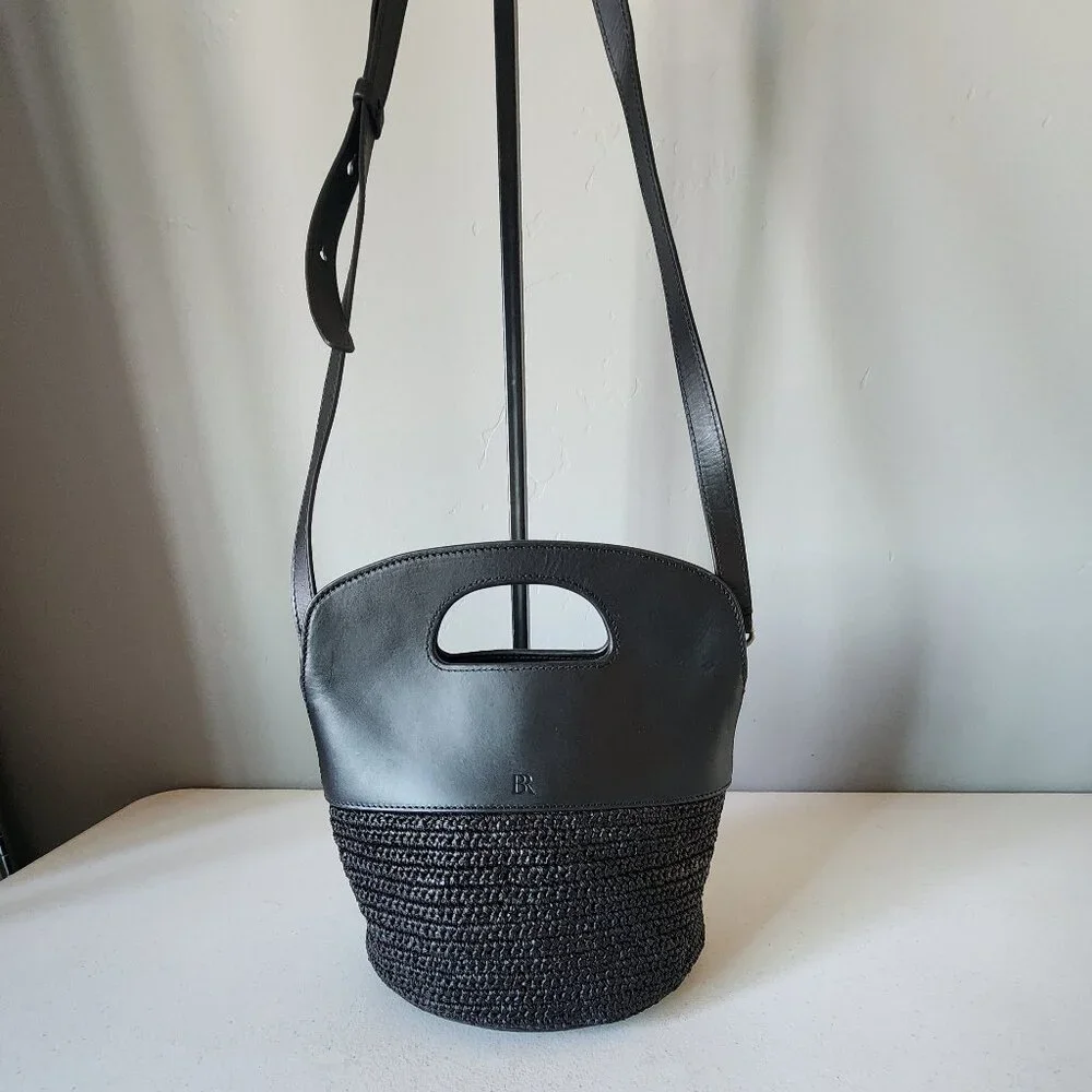 Banana Republic Bucket/Crossbody "LIKE NEW" - Picture 14 of 16
